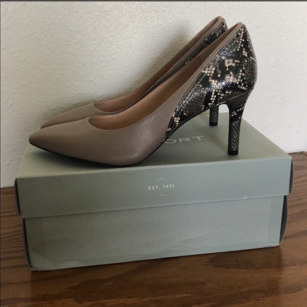 Brand new Rockport tan and snakeskin heels